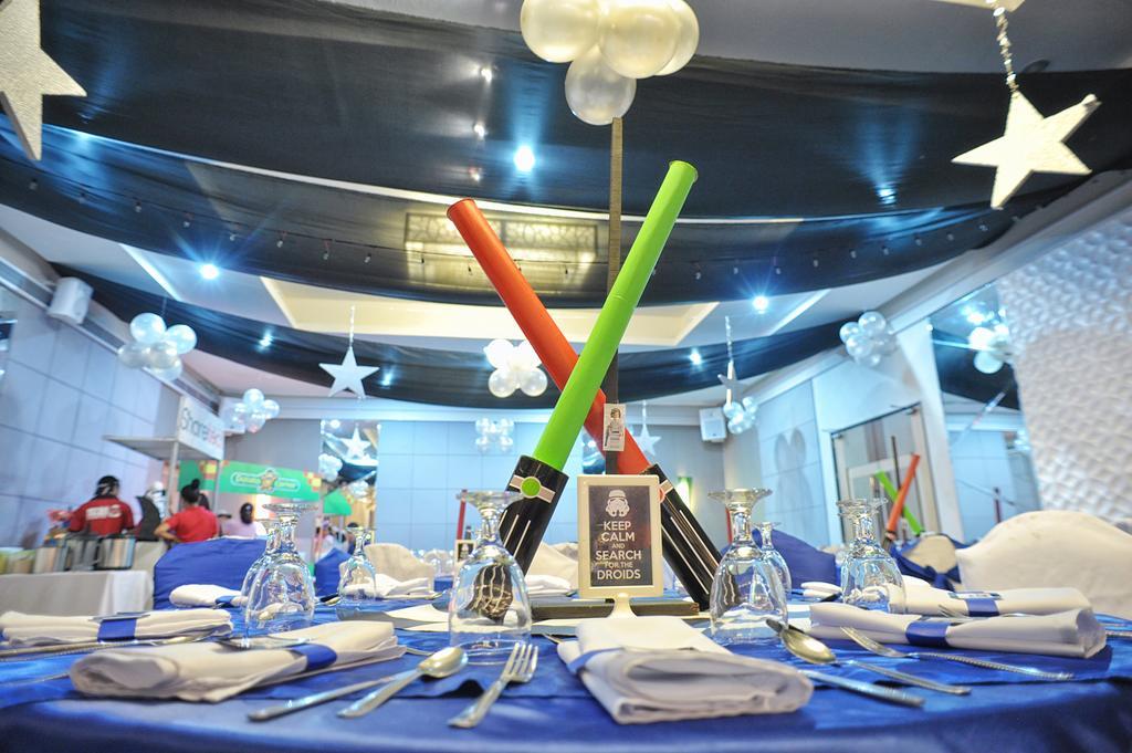 Circle Inn Hotel And Suites Bacolod Exterior photo